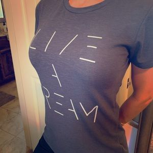 Gray comfy tee says “Live a dream”